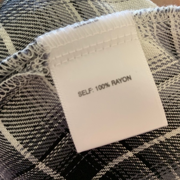 Jane and Delaney Plaid Blouse - Picture 4 of 5